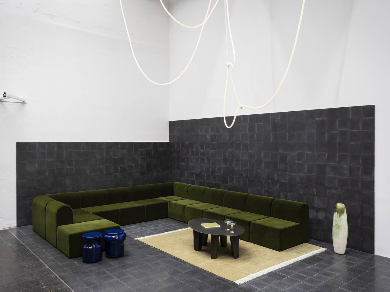 MURKUDIS-Universum mit VIA Terrazzo in dunkler Optik